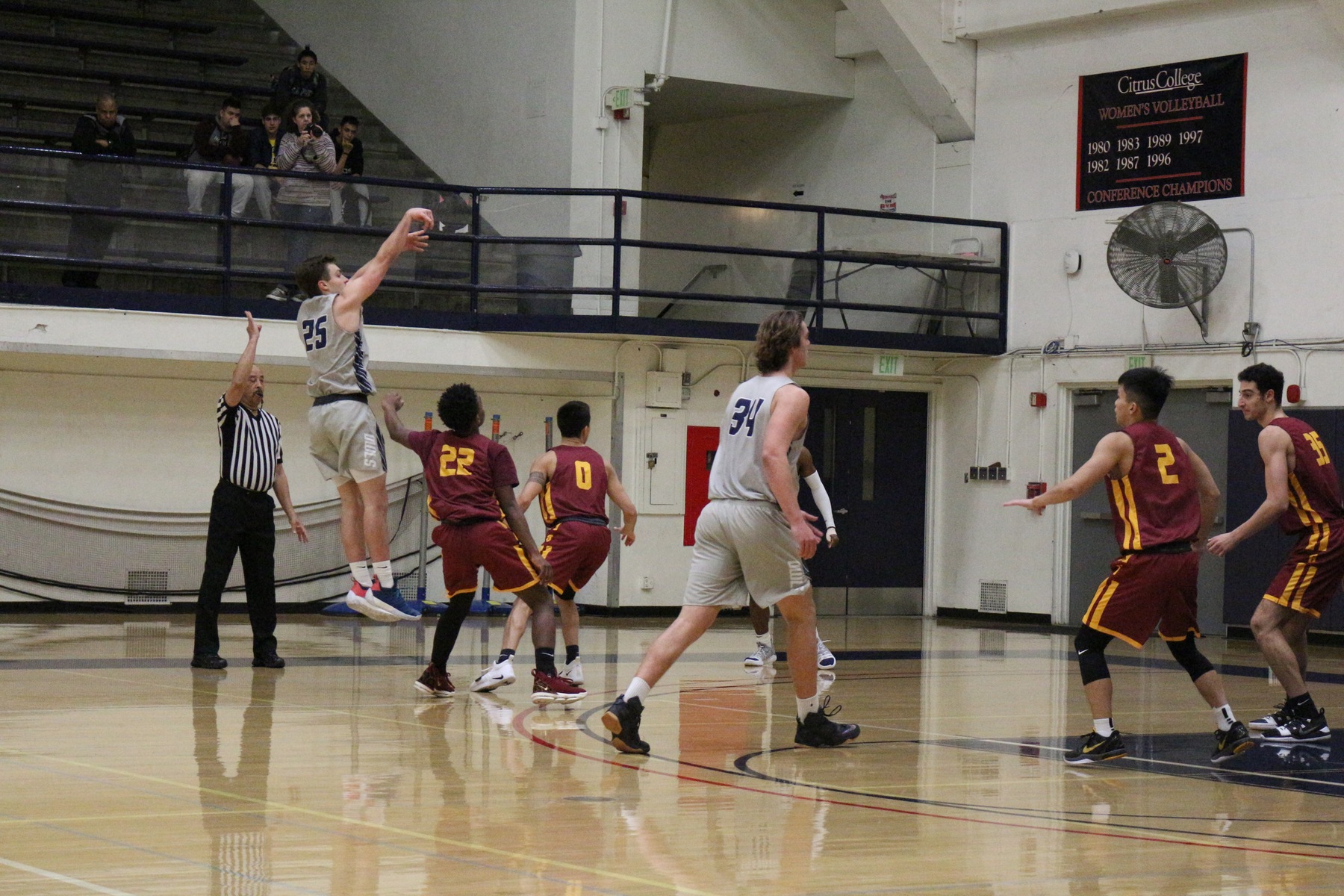 Sam Gagliardi sinks one of his 4 three-pointers.