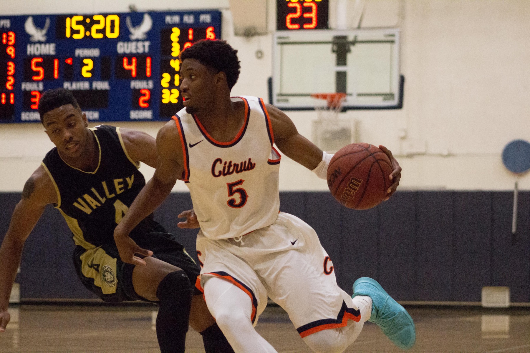 Miles Crawford leaves an LA Valley defender in the dust. Photo credit: Semaj Shepheard