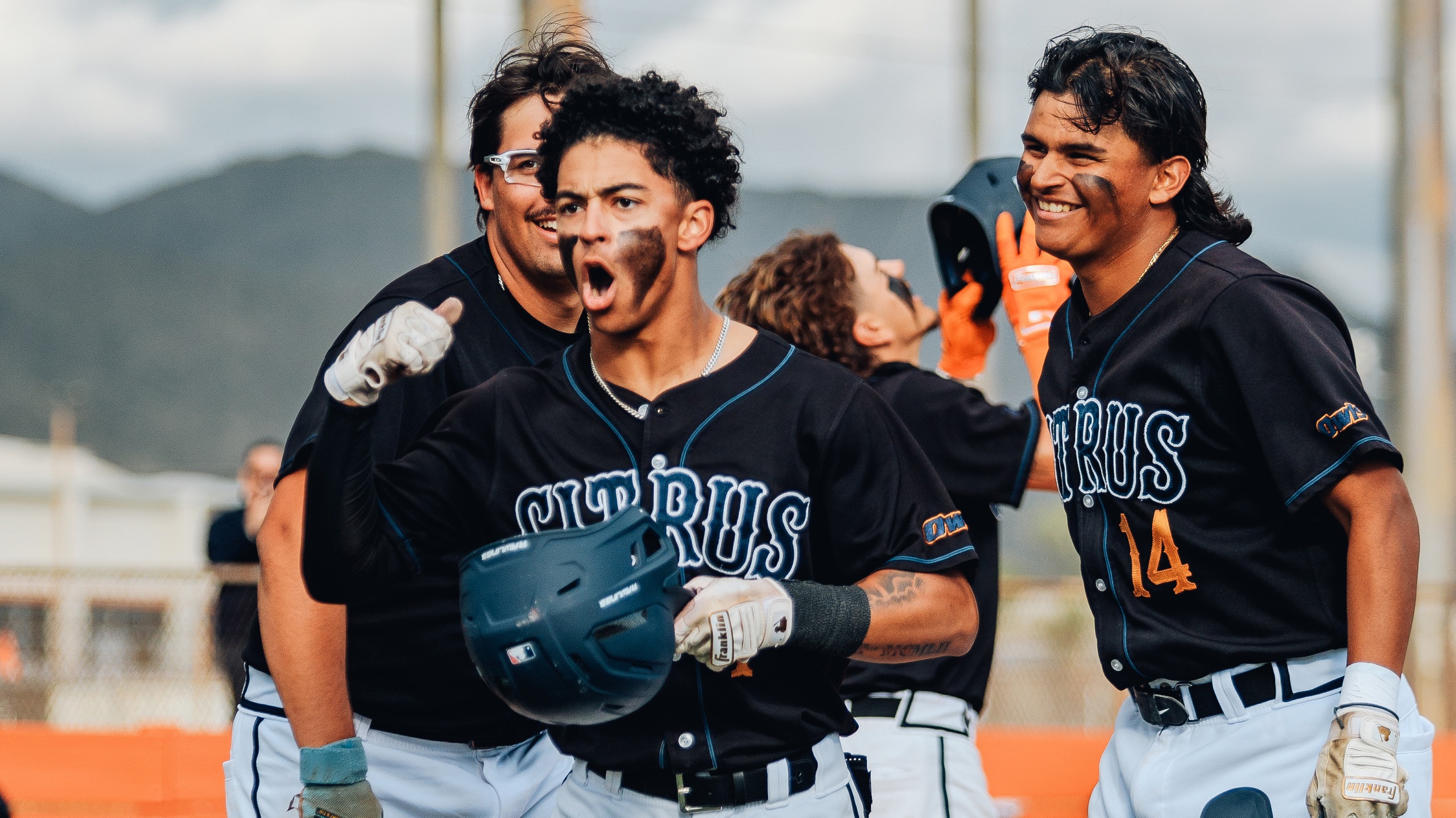 Owls Secure Comeback